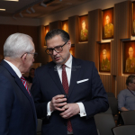 Prof. Stanisław Góźdź, dyrektor Świętokrzyskiego Centrum Onkologii i dr hab. n.med. Paweł Rybojad, kierownik Kliniki Chirurgii Klatki Piersiowej ŚCO, kierownik torakochirurgicznego programu robotycznego w ŚCO